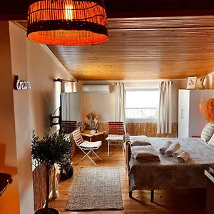 Apartament Agape, Neos Marmaras